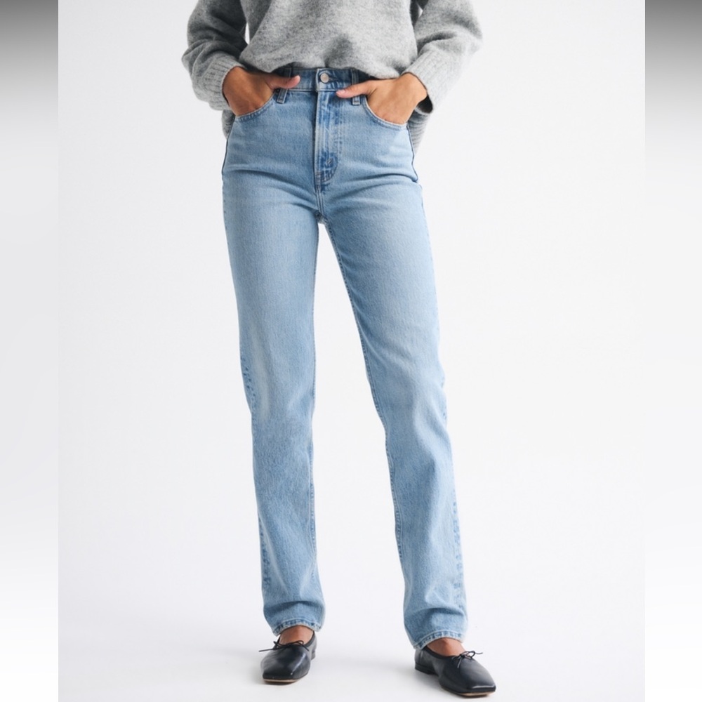 Abercrombie & Fitch 90’S Straight Ultra High Rise Blue Jeans